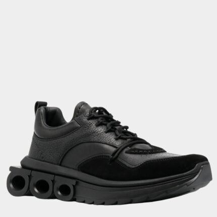 Sneakers Ferragamo détail bout perforé et logo embossé languette