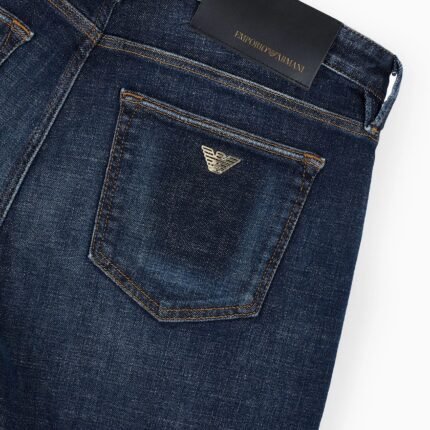 Emporio Armani Jean￼￼ - Vue detail