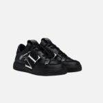 Sneakers Valentino homme détail logo qualité premium cuir authentique