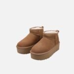 UGG Classic Ultra Mini marron avec doublure mouton naturelle vue détail