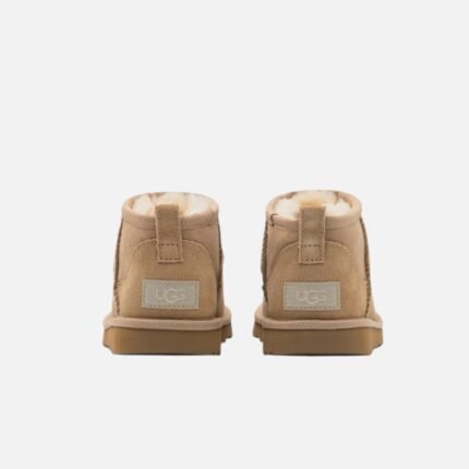 UGG Ultra Mini Sand coloris beige détail semelle plateforme et bout rond confortable