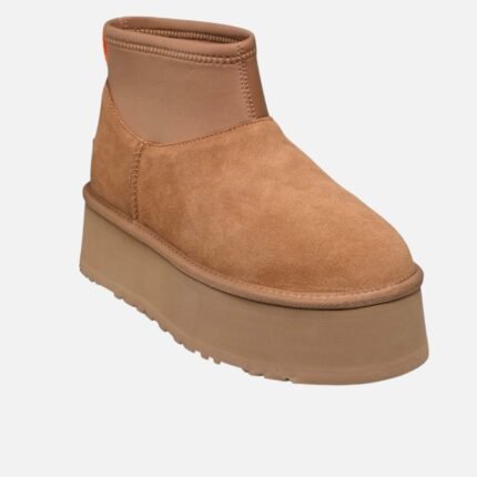 Bottines fourrées femme UGG Classic Mini Dipper marron talon compensé vue de profil