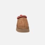 Détail construction cousue chaussons UGG W Tazz II marron doublure cuir