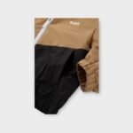 Boss COUPE-VENT À CAPUCHE POUR ENFANTS EN TISSU IMPERMÉABLE AVEC LOGO IMPRIMÉ – Image 3